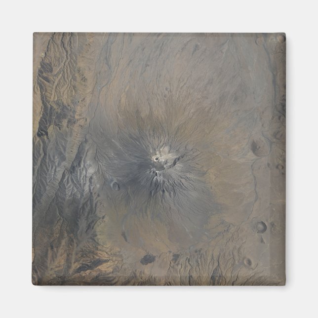 Aimant Ol Doinyo Langai en Tanzanie (Devant)