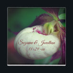 Aimant Orchidée à chlipper blanche Mariage personnalisé<br><div class="desc">Delicate printemps time femme blanche slipper photo de fleur d'orchidée par Susan mariage aimant faveur de mariage. Remplissez vos informations dans le modèle. Apportez d'autres modifications à la taille, au style et à la couleur des polices en cliquant sur Personnaliser. Ce design est disponible sur de nombreux produits dans ma...</div>