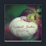 Aimant Orchidée à chlipper blanche Mariage personnalisé<br><div class="desc">Delicate printemps time femme blanche slipper photo de fleur d'orchidée par Susan mariage aimant faveur de mariage. Remplissez vos informations dans le modèle. Apportez d'autres modifications à la taille, au style et à la couleur des polices en cliquant sur Personnaliser. Ce design est disponible sur de nombreux produits dans ma...</div>