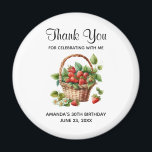 Aimant Panier mignon rempli de Merci de fête de fraises<br><div class="desc">Un aimant à l'ambiance estivale fraîche. Une jolie illustration avec des fraises fraîchement cueillies remplissant un pittoresque panier en osier.</div>