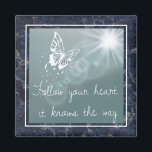 Aimant Papillon en marbre bleu Suivez votre citation du c<br><div class="desc">Citation inspirante sur aimant rêveur avec arrière - plan en marbre bleu foncé.</div>