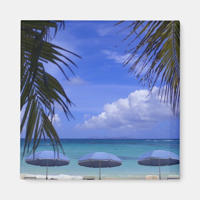 Aimant parasols sur la plage, St-Maarten, Caraïbes (Devant)