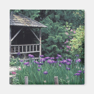 Aimant Pavillon en bois dans le jardin en contrebas à