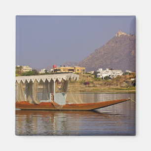 Aimant Petit bateau, lac Pichola, Udaipur, Inde.