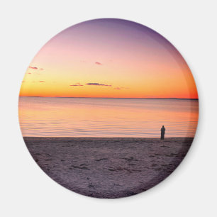 Aimant Photo d'une figure solitaire debout sur la plage o