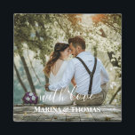 Aimant Photo Mariage Personnalisée Avec Calligraphie Mode<br><div class="desc">Le design a un cadre rectangulaire blanc sur le bas et des textes de calligraphie moderne qui peuvent être customisés à votre préférence. Remplacez l'image au centre par votre propre photo mariage. Il fera un joli cadeau de mariage fait sur mesure pour vos invités ou pour votre propre souvenir.</div>