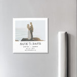 Aimant Photo Minimaliste Élégant Moderne Enregistrer La D<br><div class="desc">Un aimant simple mais élégant Save the Date,  il dispose d'une photo à l'avant et à l'arrière à côté d'un design graphique moderne qui peut être personnalisé avec tous vos détails mariages.</div>