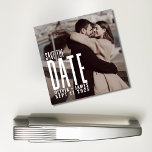 Aimant Photo moderne Enregistrer la date Faire-part Maria<br><div class="desc">Photo moderne Enregistrer la date Mariage Faire-part magnétique Personnaliser texte et couleurs pour correspondre à votre thème mariage.</div>