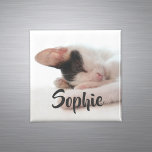 Aimant Photo personnalisée Moderne Cute Personnalisé Fami<br><div class="desc">Simple Aimant Photo Personnalisé Moderne. Le texte peut être customisé ou supprimé. Gardez la photo de chaton mignonne ou personnalisez avec votre propre photo de famille, amis, mariage, animal de compagnie, bébé, maison, vacances etc. Le design minimaliste est un ajout sophistiqué à une maison élégante. Fait un cadeau personnalisé parfait...</div>