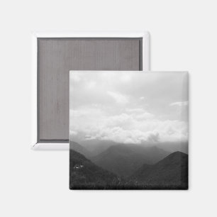 Aimant Photographie en noir et blanc de nuages sur les co
