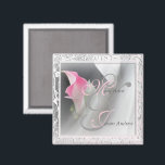 Aimant Pink Calla Lily Flourdissant du cadre magnétique<br><div class="desc">Un design d'images Digitalbcon avec un thème de couleur Calla Lily rose et Flourish Frame avec une variété d'images, de formes, de motifs, de styles et de polices personnalisés dans ce "Faire-part de mariage Magnet" unique. Cette conception élégante et attrayante est complétée par des lettres personnalisées pour convenir à vos...</div>