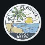 Aimant Plage de Cocoa Floride Vintage<br><div class="desc">Cocoa Beach design vectoriel. Cocoa Beach est une ville de Floride au sud de la station de l'armée de l'air de Cape Canaveral. Il s’agit d’une porte d’entrée vers le complexe d’accueil du Centre spatial Kennedy.</div>