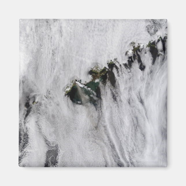 Aimant Plumes du volcan Okmok, îles Aléoutiennes (Devant)