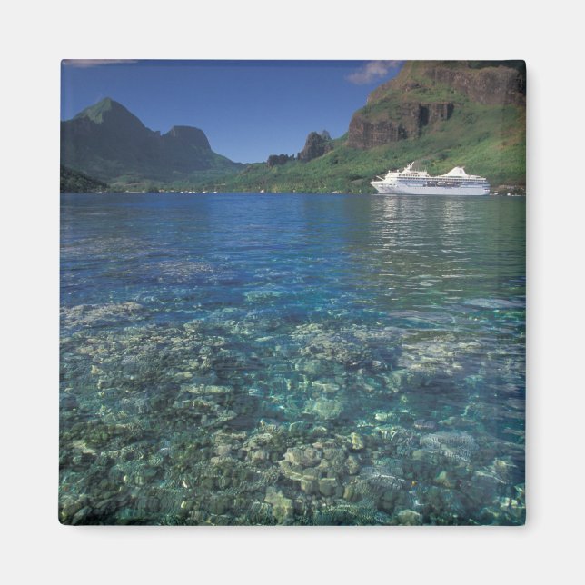 Aimant Polynésie française, Moorea. Baie de Cooks. Navire (Devant)