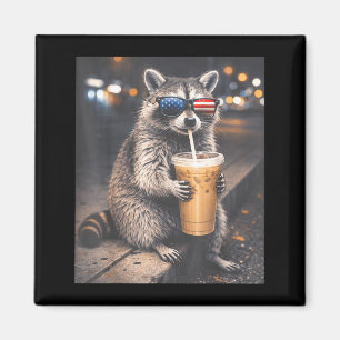 Aimant Raton laveur cool buvant un café glacé mème animal