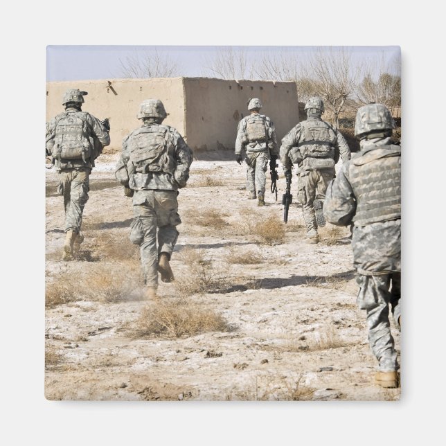 Aimant réaction des soldats à une attaque aux armes légèr (Devant)