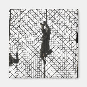 Aimant recrues accomplissant un obstacle