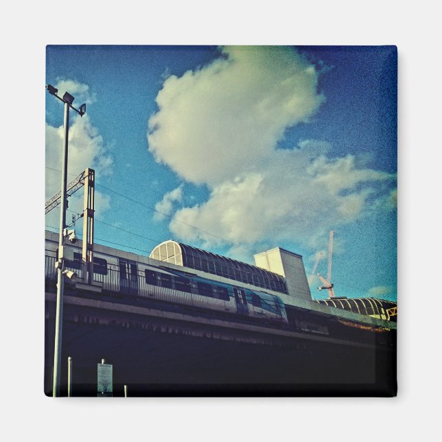 Aimant Regarde vers le train (Devant)