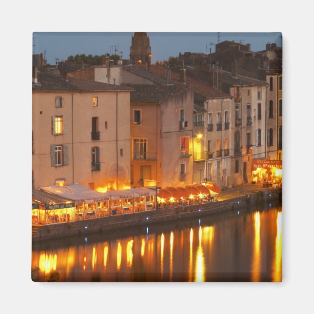 Aimant Restaurants le long de la rivière l'Hérault. L'Hér (Devant)