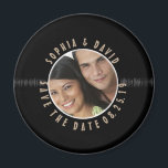 Aimant Retro Vinyl Record Mariage PHOTO ENREGISTRER LA DA<br><div class="desc">Vintage Retro Vinyl Record unique & nouveau design personnalisé photo enregistrer la date ronde de gardien aimant. Pour modifier le texte, utilisez l'option personnaliser. Pour des modifications plus étendues du texte, telles que des modifications de la police, de la couleur de police ou de la taille et de la disposition...</div>