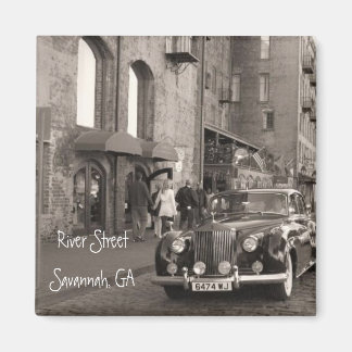 Aimant River Street, Savannah, GA