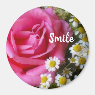 Aimant Rose rose chaleureux et marguerites blanches Photo