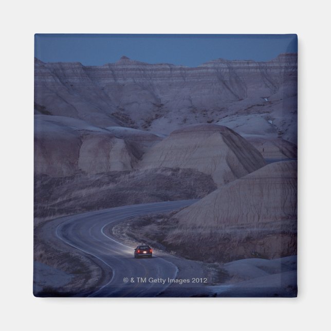 Aimant Route à travers la chaîne de montagnes (Devant)