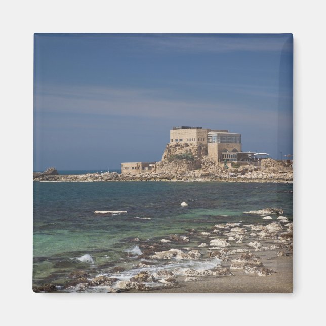 Aimant Ruines de Césarée, port construit par Hérode le Gr (Devant)