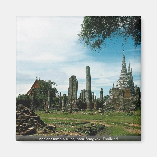 Aimant ruines de temples antiques, près de Bangkok, Thaïl (Devant)