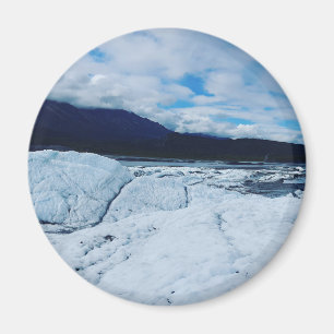 Aimant Scène de glacier de montagne glacée avec ciel nuag