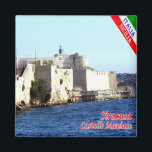 Aimant SCL070 SIRACUSA Castle Maniace, Sicile, Frigo<br><div class="desc">Vous y trouverez le souvenir de vos vacances. (SCL070 SIRACUSA Castle Maniace,  aimant Sicily Fridge). Amaze amis et parents avec les souvenirs uniques de votre voyage. Essaie-nous ! #LeoPepeDesign - vue mer,  europe italie sicilie,  leopepedesign,  voyage en photo tourisme,  cadeau gadget frigo aimant.</div>