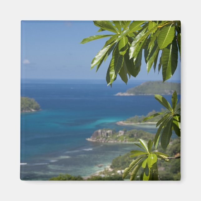 Aimant Seychelles, île de Mahe. Côte ouest de (Devant)