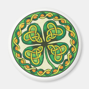 Aimant Shamrock irlandais dans les noeuds celtiques