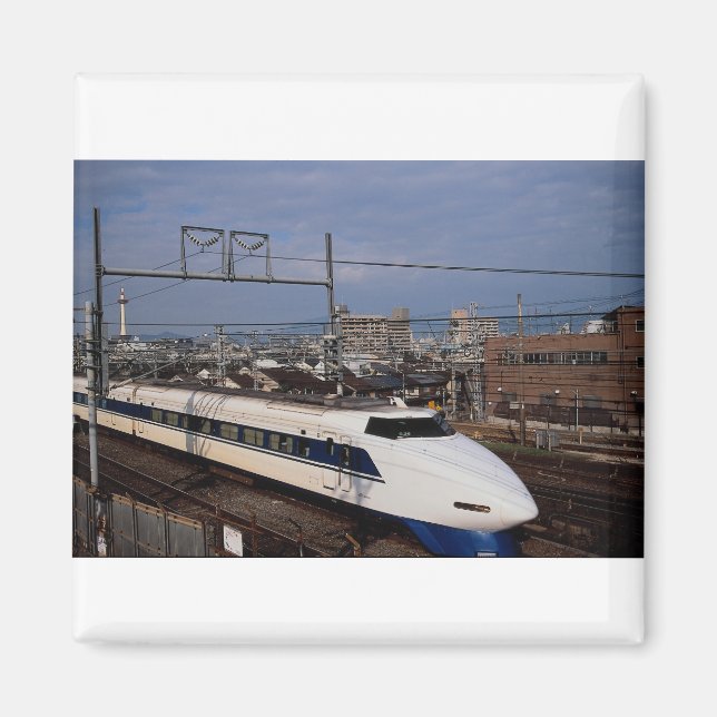 Aimant Shinkansen ou Bullet Train, Kyoto, Japon (Devant)
