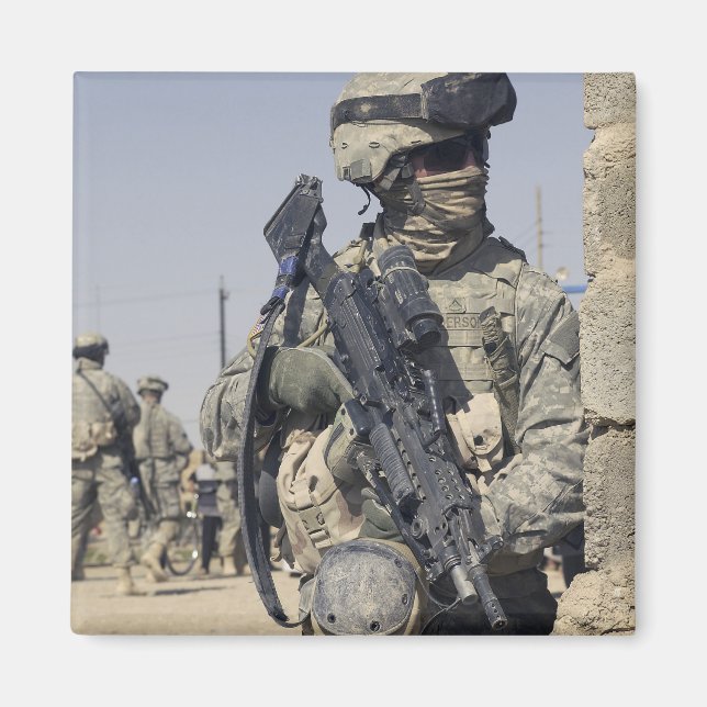 Aimant Soldat armé d'un MK-48 (Devant)