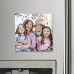 Aimant Souvenirs de Famille Photo de Grand-parent Personn<br><div class="desc">Créez un souvenir spécial avec cet aimant photo carré personnalisé, conçu pour mettre en valeur une photo préférée dans un format élégant et moderne. Parfait pour mettre en avant un moment précieux - qu'il s'agisse des petits-enfants, d'un portrait de famille, d'un animal de compagnie ou d'un souvenir spécial. Cet aimant...</div>