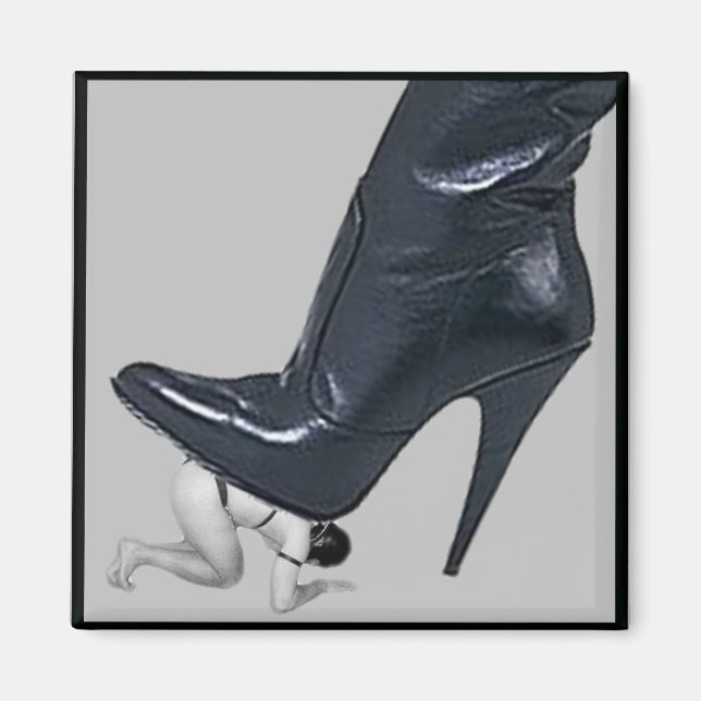 Aimant Stiletto géant botter sur un esclave (Devant)