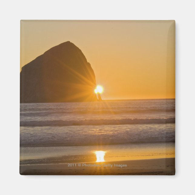 Aimant Sunburst Et Haystack Rock Au Cap Kiwanda (Devant)