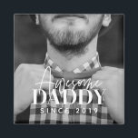 Aimant Superbe papa depuis 20XX Simple Photo Élégante<br><div class="desc">Ce design simple et moderne est composé d'une typographie serif et cursive et d'ajouter une photo personnalisée</div>