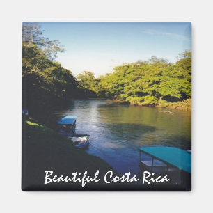 Aimant Sur la rivière dans le magnifique Costa Rica