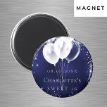 Aimant Sweet 16 bleu marine en argent ballons enregistrer<br><div class="desc">Un cadeau ou une faveur de fête pour un 16, 16e anniversaire Sweet. Bleu bleu marine, la couleur bleue est inégale. Décoré de parties scintillant en faux argent, de mousseux et de ballons blancs. Personnalisez et ajoutez un nom. Lettres blanches. Peut être utilisé comme un garde-manger, un cadeau, un service...</div>