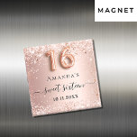 Aimant Sweet 16 rose or parties scintillant nom de poussi<br><div class="desc">Pour un élégant Sweet 16, 16e anniversaire. Couleur arrière - plan rose or dégradé. Décoré avec de la poussière de parties scintillant imitation. Personnalisez et ajoutez un nom, un âge et une date. Le sweet sixteen est écrit avec un script de style manuel moderne avec des swashes. Peut être utilisé...</div>