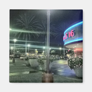 Aimant The Bright Lights of the Movie Theater at Night