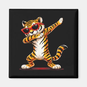 Aimant Tigre drôle faisant dab en portant des lunettes de