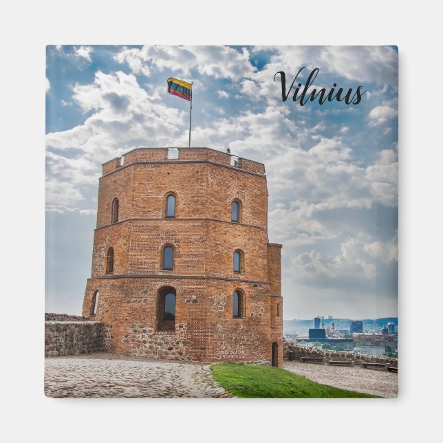 Aimant Tour Gediminas à Vilnius, Lituanie (Devant)