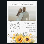 Aimant Tournesol rustique Enregistrer le Mariage de date<br><div class="desc">Le Rustic Sunflower Save the Date Magnet Mariage saisit la chaleur et le charme d'un mariage campagnard, offrant une belle façon inspirée de la nature d'annoncer votre journée spéciale. Doté d'un modèle photo fiançailles personnalisable encadré d'une délicate bordure de tournesol aquarelle, cet aimant allie élégance rustique avec une touche de...</div>