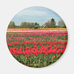 Aimant Tracteur vert en Tulip Field, Oregon