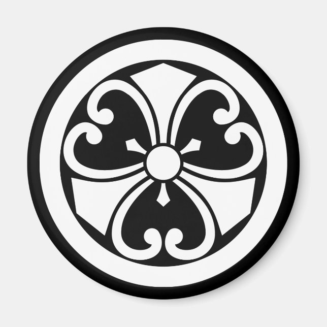 Aimant trèfle ligneux avec des épées vignes (Devant)