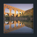 Aimant UE, France, Provence, Gard, Pont du Gard. 2<br><div class="desc">UE,  France,  Provence,  Gard,  Pont du Gard Aqueduc romain/ pont au coucher du soleil � Walter Bibikow / SuperStock.com</div>