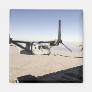 Aimant Un balbuzard MV-22 réapprovisionne en combustible